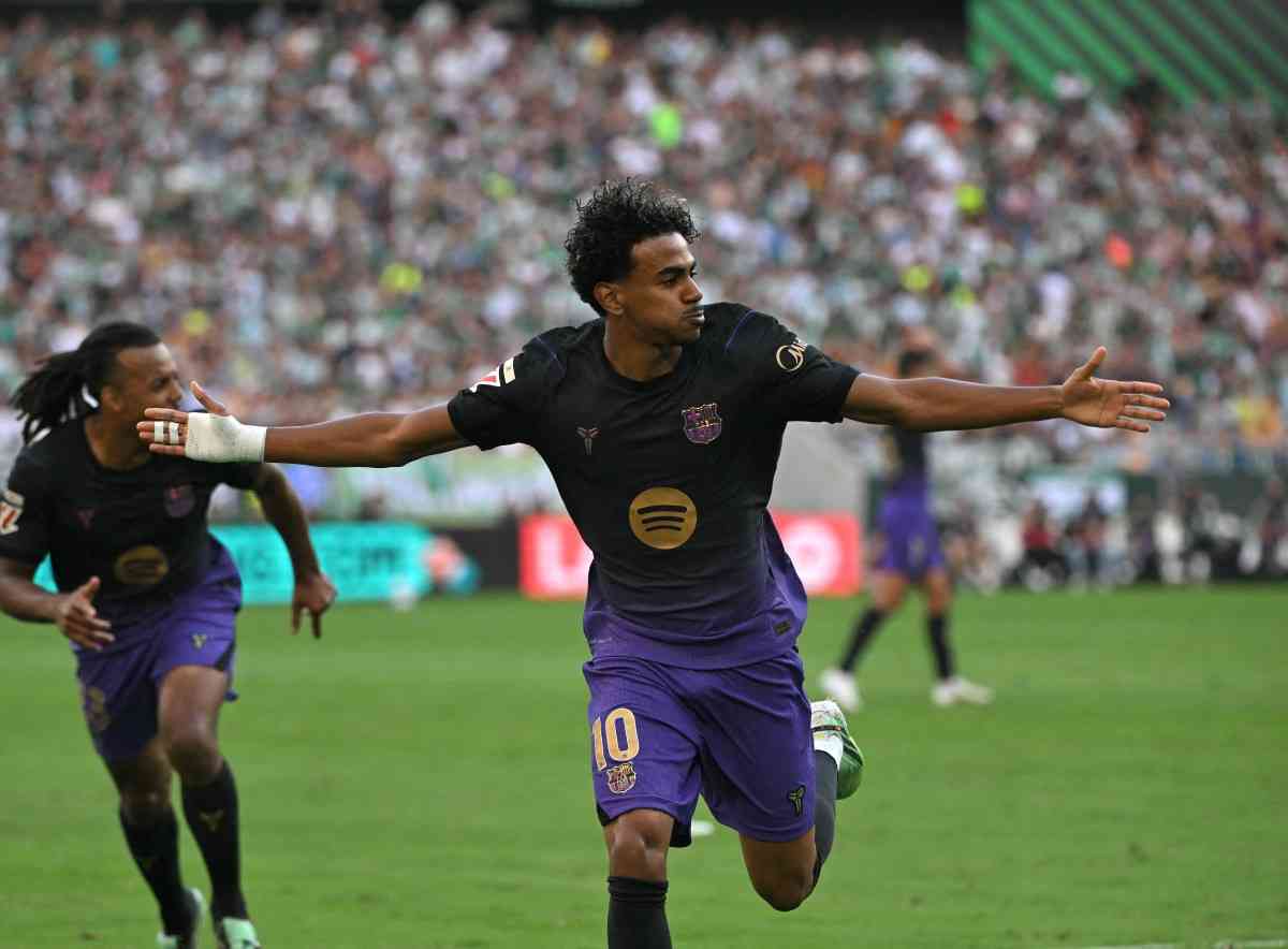 'Best in world' Yamal powers Barca to Betis rout, Atletico strike late