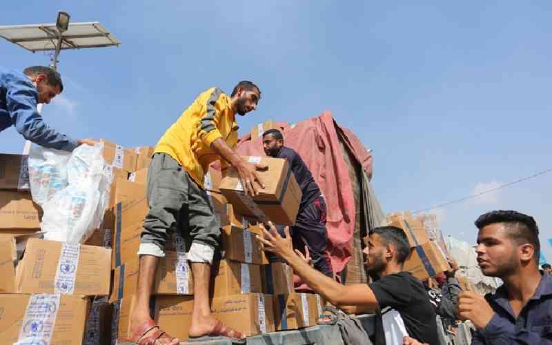 Aid delivery, foreign evacuation continues at Rafah crossing: Egyptian source