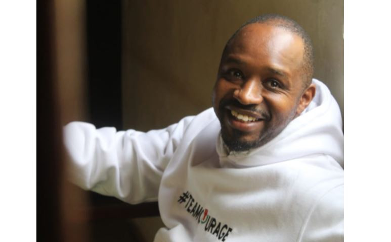 Court frees Boniface Mwangi as terrorism charges collapse