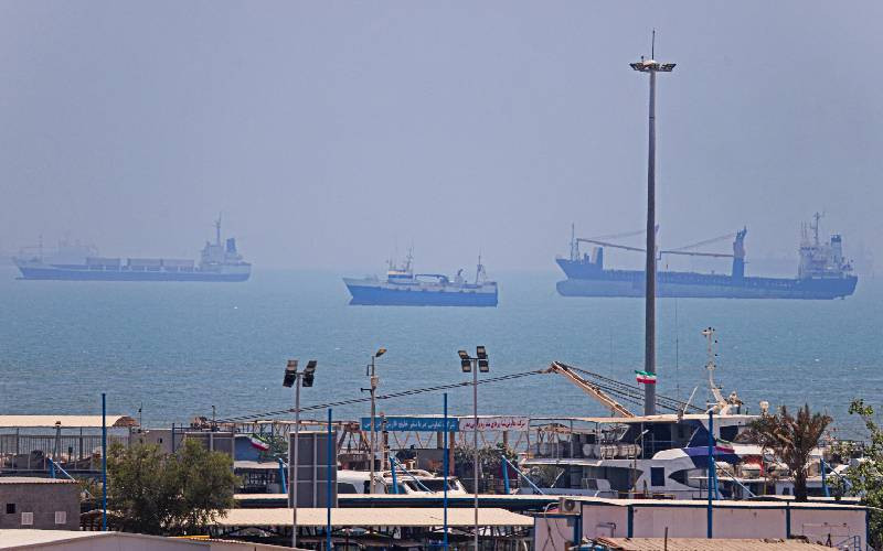 US lifts Iran ports blockade as uncertainty clouds Swiss Iran talks