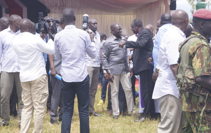Police launch probe into shoe-hurling incident at presidential rally