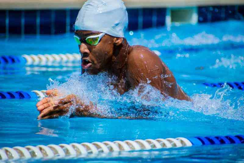 21 junior swimmers off to Mauritius