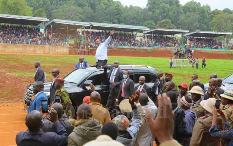 Uhuru campaigns for Azimio in Kisii, accuses Ruto of mischief