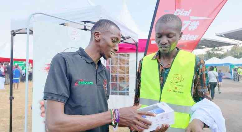 Safaricom Hook holds training forums for youth in Western Kenya
