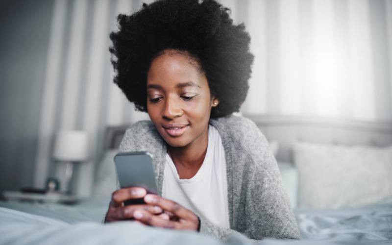 Hooked on screens, experts warn of growing threat to brain health