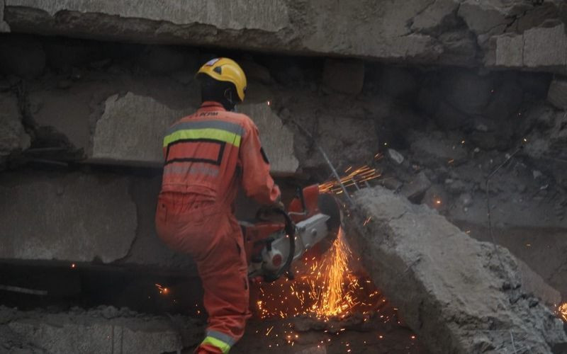 Yes, amend this law that steps aside long before a building collapses