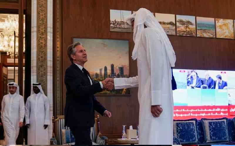 Blinken meets with Qatari offi...