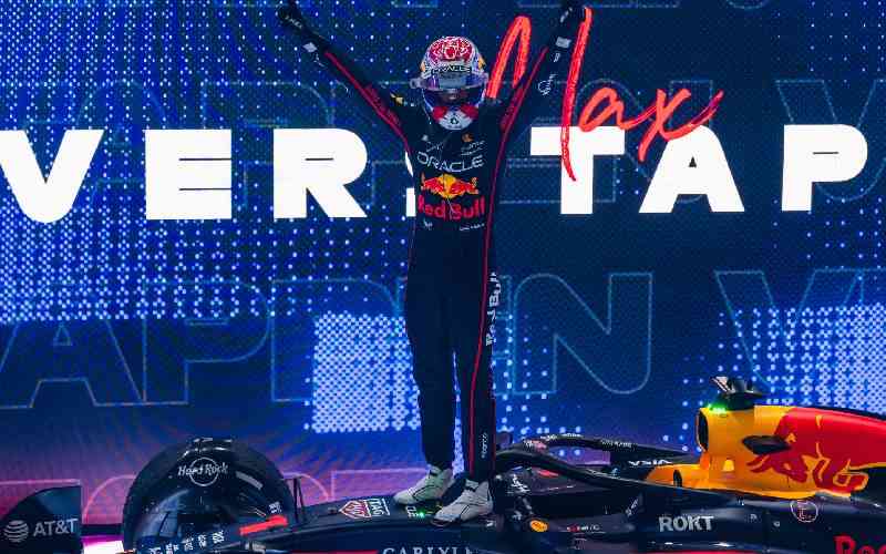 Racing. F1 set for final-race showdown