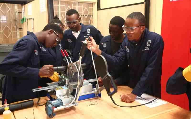 76 youths benefit from a Swiss training programme