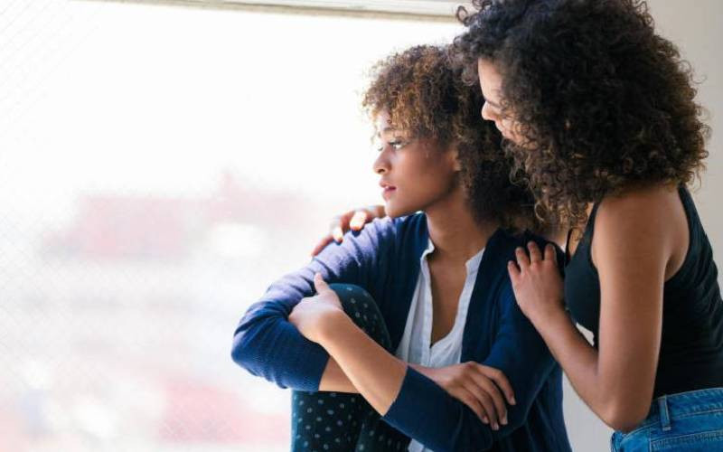 Etiquette: Dos and don'ts when comforting a grieving mother