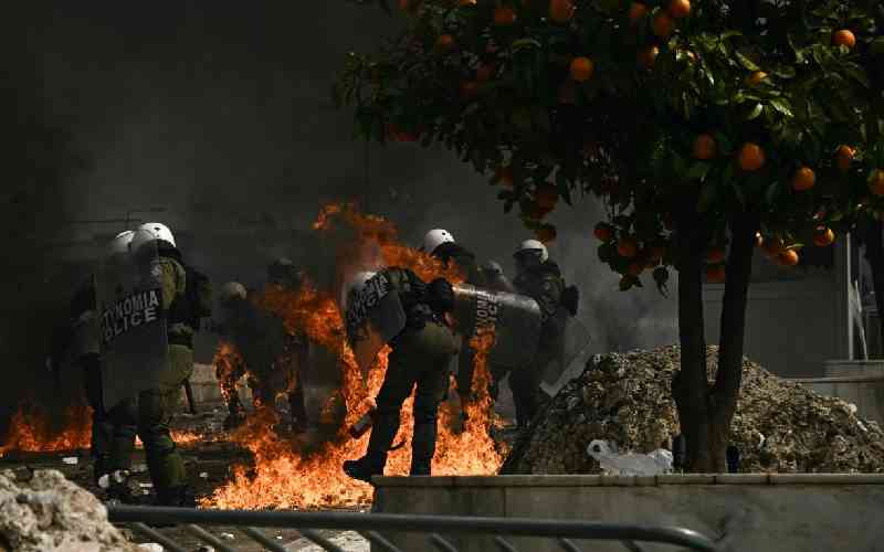 Violence mars huge Greece train crash demonstration