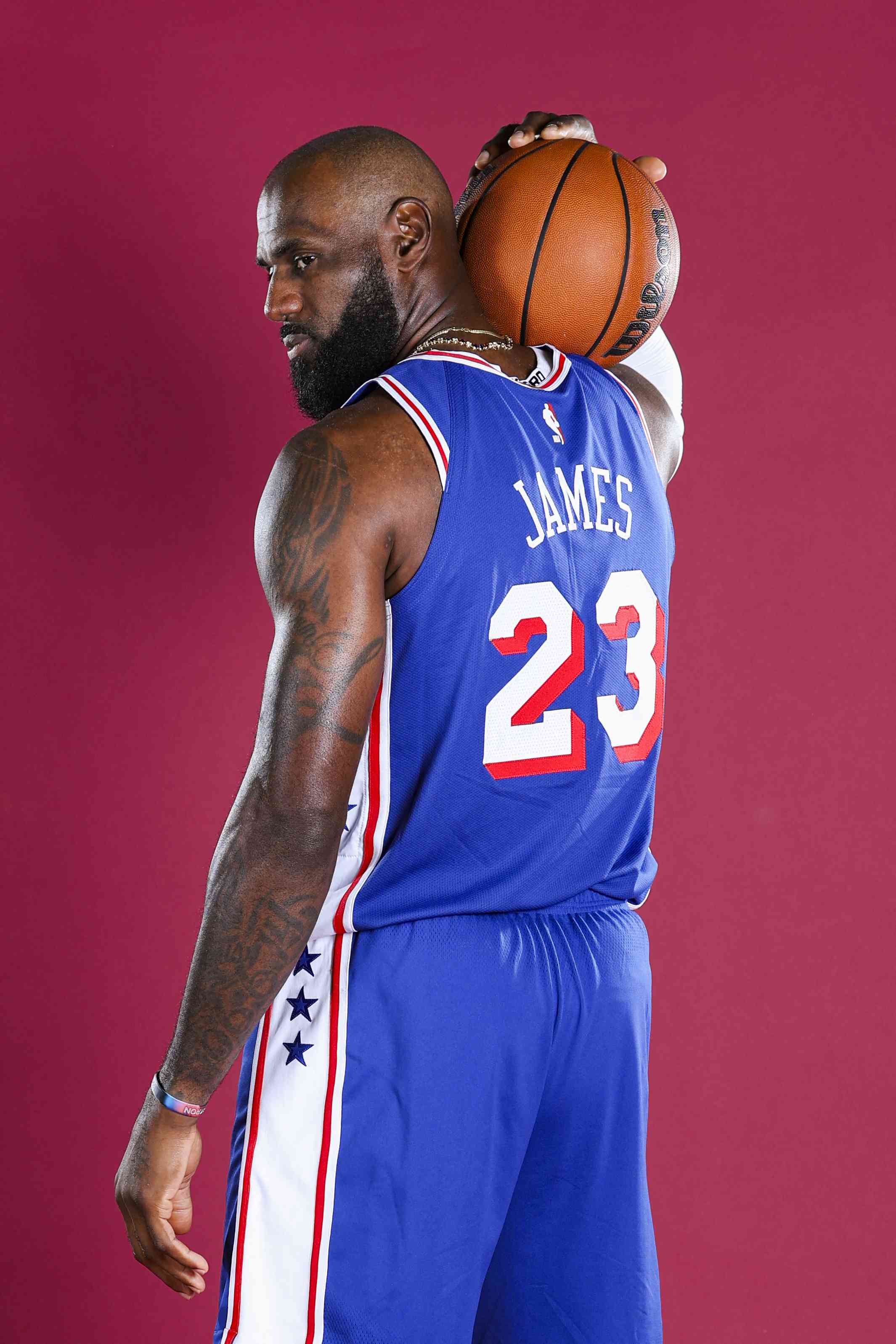 LeBron says 76ers must get uncomfortable to become great