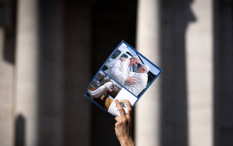 Trump posts spoof picture dressed as pope
