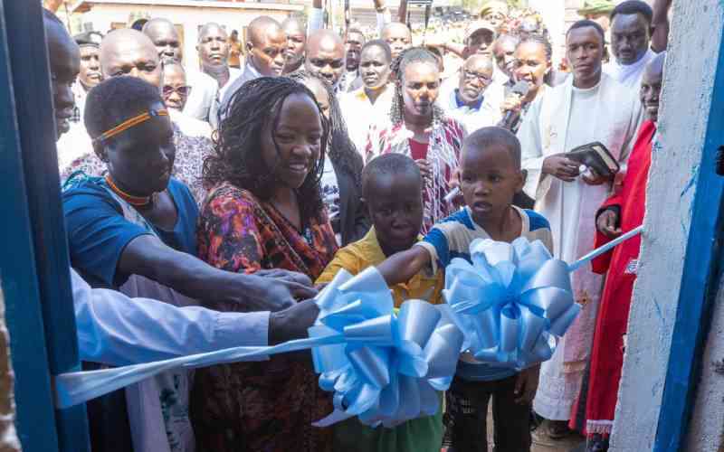 Mama Rachel Ruto hands homes to deadly Chesongoch mudslide victims