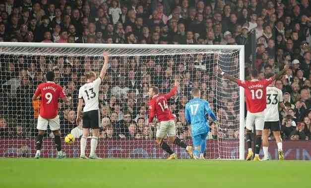 Garnacho grabs late winner as Manchester United beat Fulham 2-1