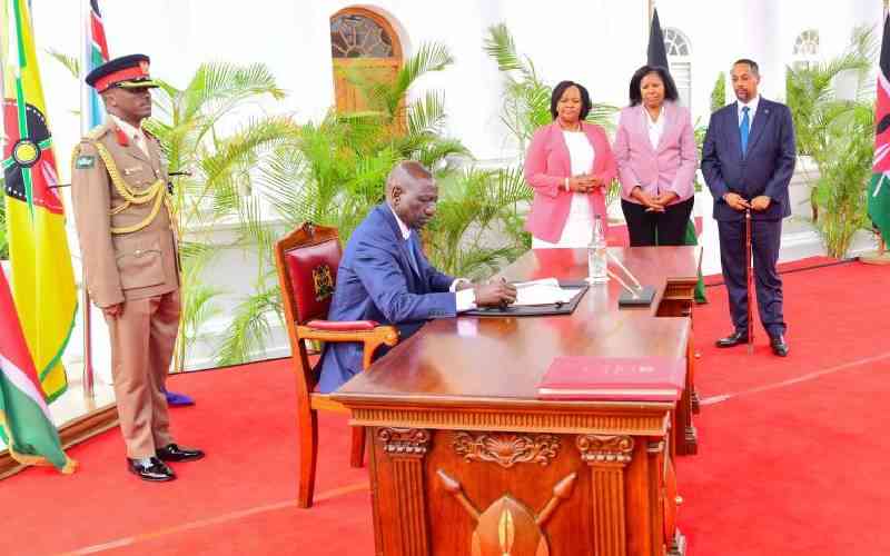 Ruto reads riot act to CSs, vows to punish poor performance