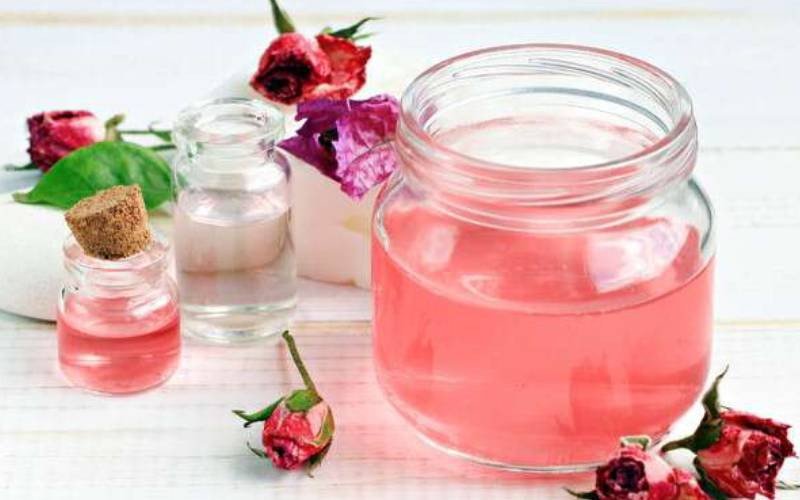 Benefits of using rose water on your skin