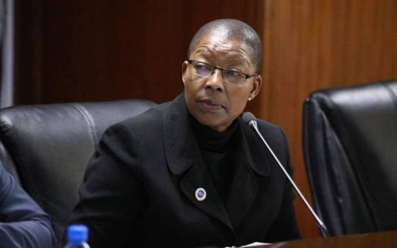 Government seeks out-of-court settlement in chiefs' age limit row
