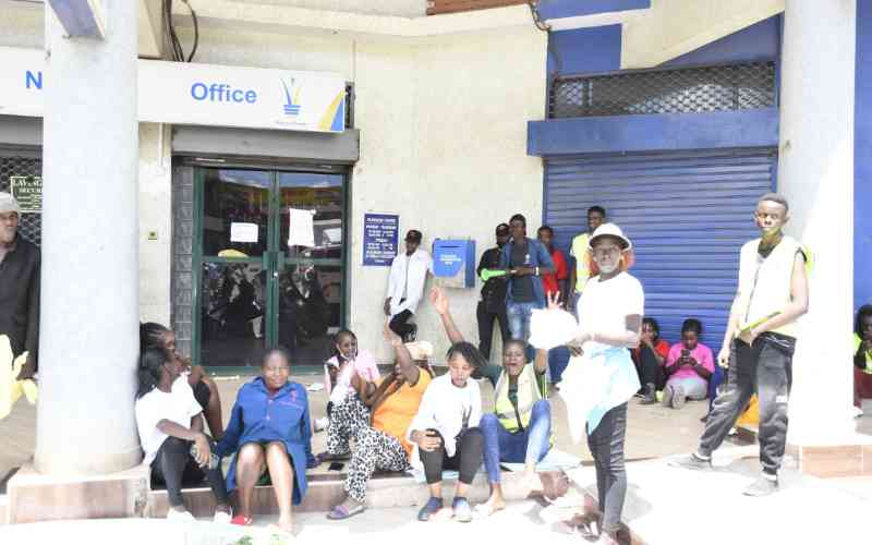 Traders storm KPLC offices in Naivasha over extortion