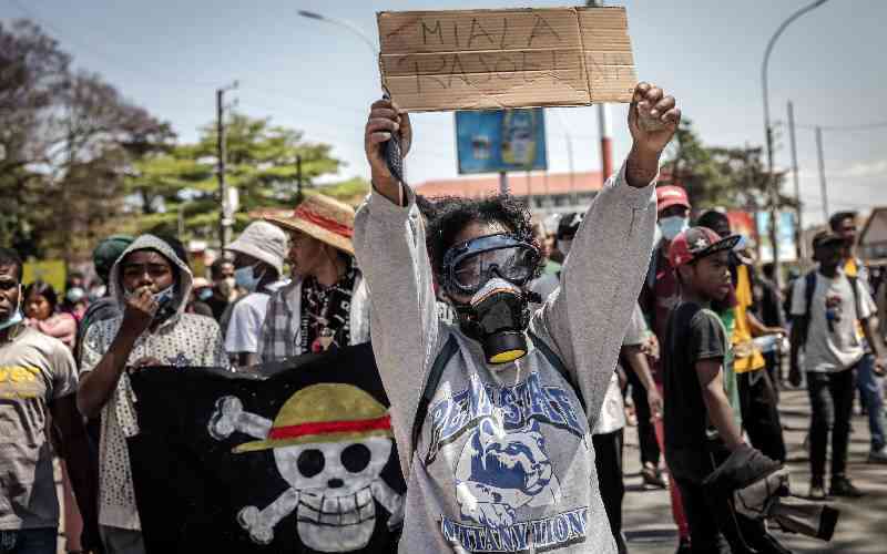 Police meet fresh 1,000-strong protest in Madagascar with tear gas