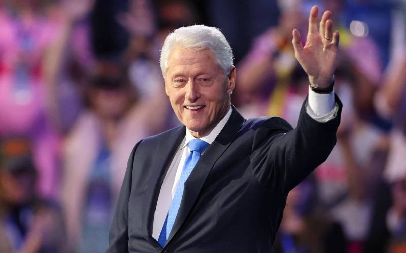 Former US president Bill Clinton hospitalized with fever