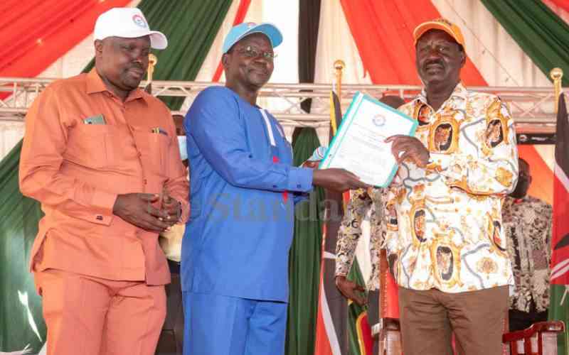 Lonyangapuo, Pkosing split over their party's stay in Azimio fold