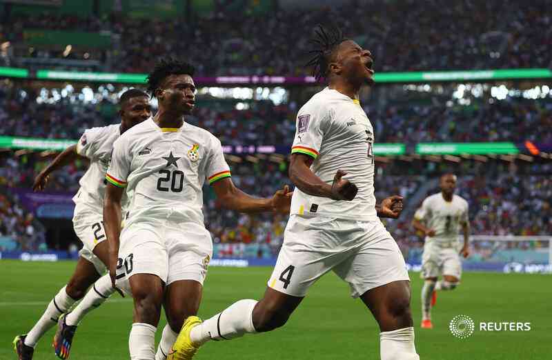 Ghana beat South Korea 3-2 to boost their hopes of reaching  World Cup last 16