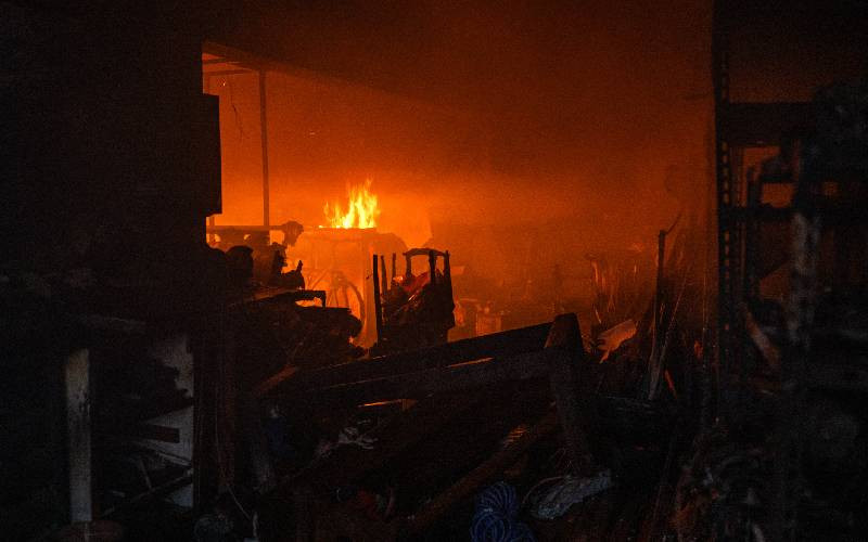 Turkey battles wildfires amid strong winds, heatwave