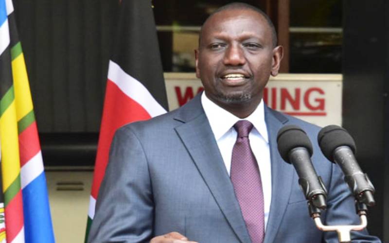 Ruto asks 4 questions about Raila's degree