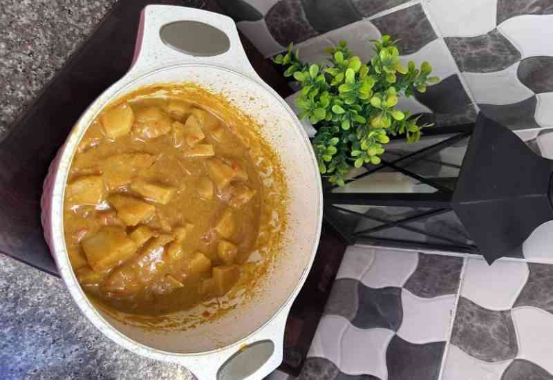Recipe: Yummy potato coconut curry