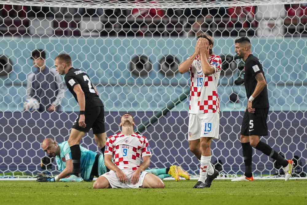 Croatia downs Canada 4-1 at World Cup on Kramaric's 2 goals