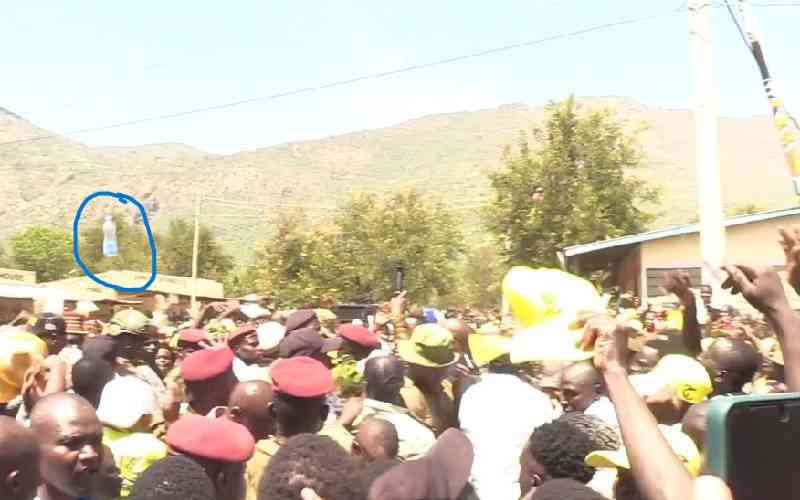 President Ruto's meeting in Sigor aborts after residents hurl bottles, stones