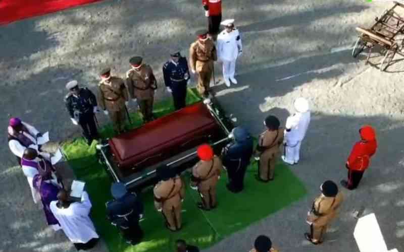 End of an era: Lights dim as Raila Odinga buried (Photos)