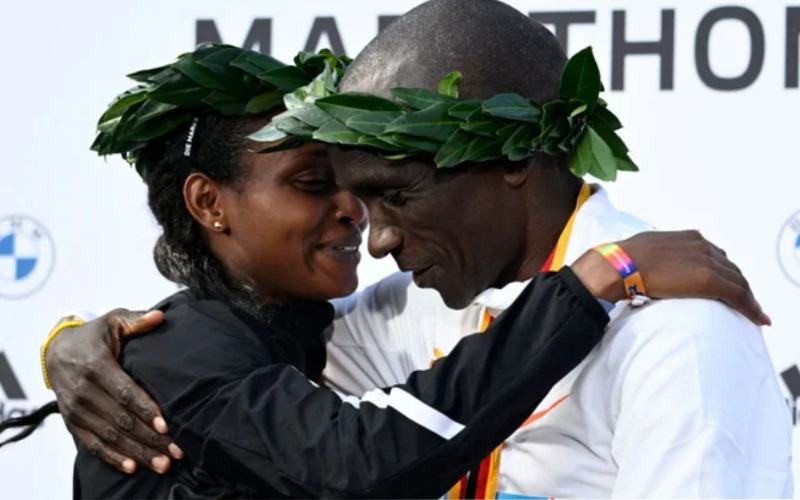Eliud Kipchoge wins fifth gold, Ethiopia's Assefa sets new women record in Berlin Marathon