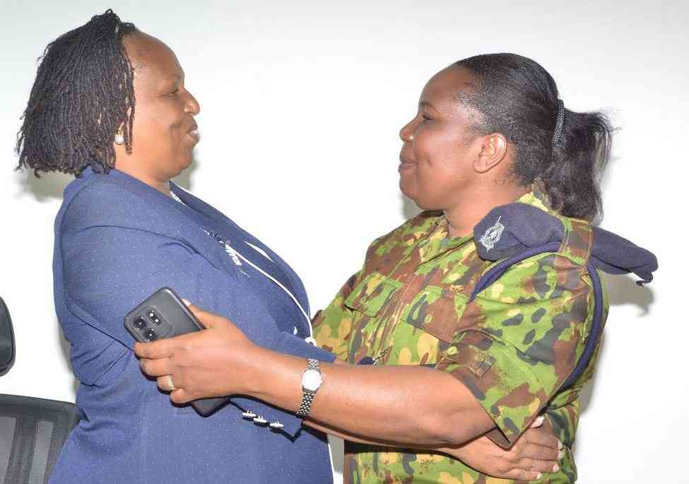 Community rebuilds law courts after June fire, restores justice