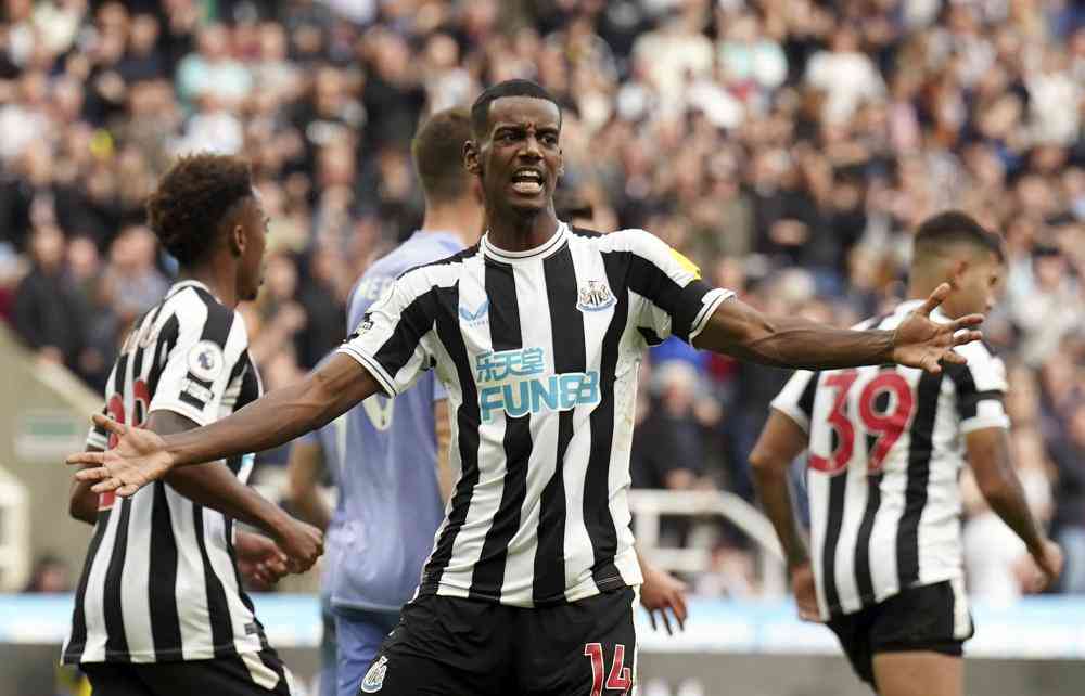 Isak penalty earns Newcastle 1-1 draw against Bournemouth
