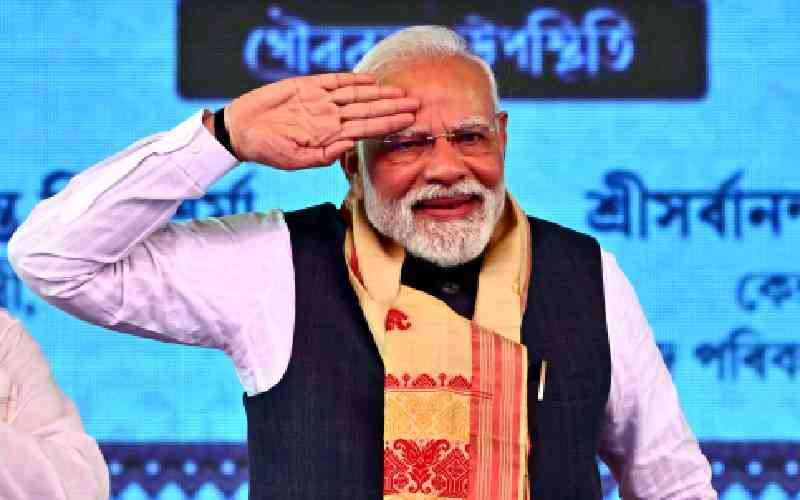 India bids tearful farewell to maverick musician