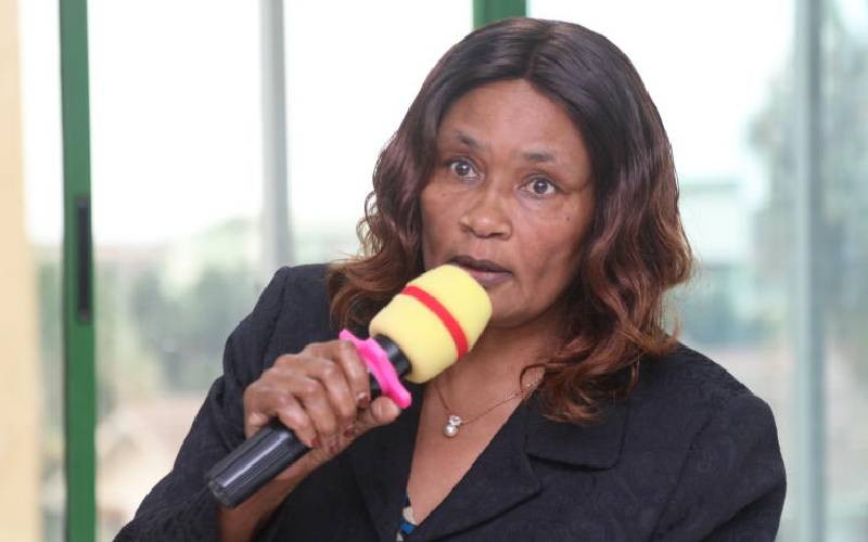 Independent commissions unions push for long-delayed CBA