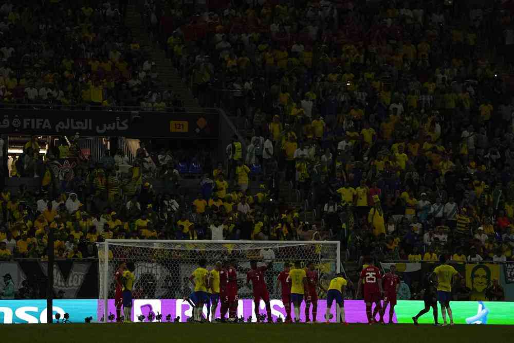 Brazil vs Switzerland sees lights go off during World Cup game