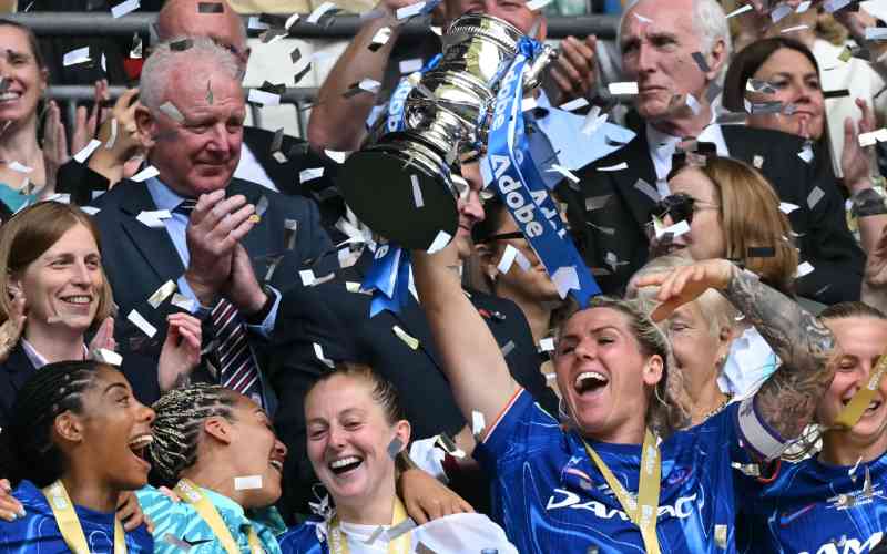 Abuse of retired Bright 'too much', says Chelsea's Bompastor