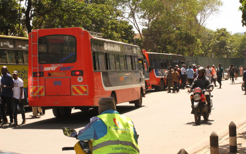Super Metro crew arrested after Kitengela man allegedly pushed from moving bus