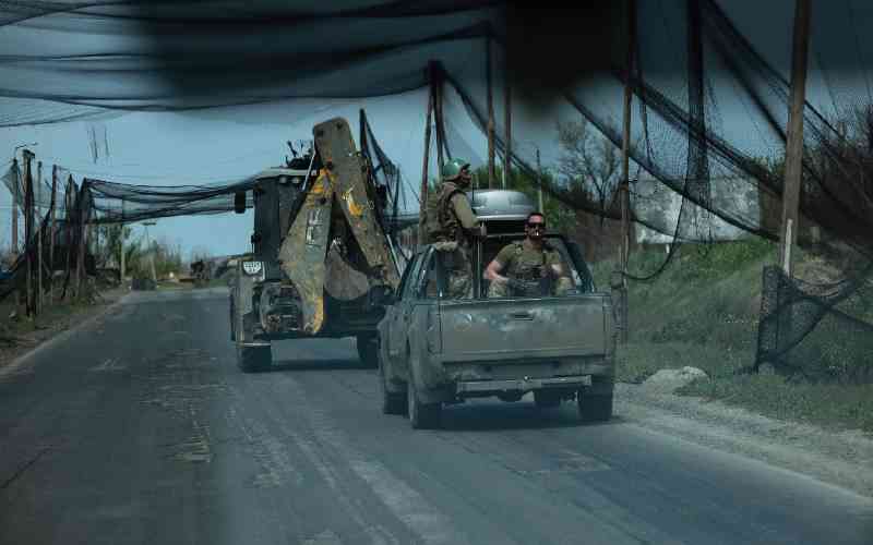 Russian strikes kill two in Ukraine, response kills one