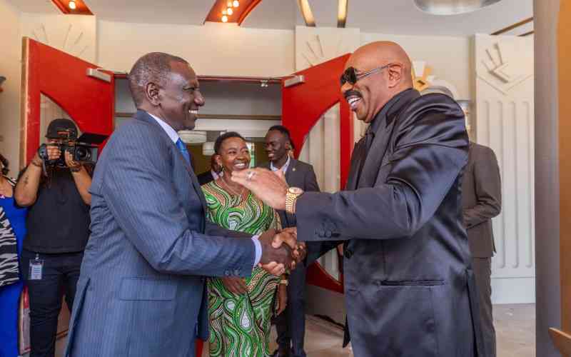 Steve Harvey promises to visit Kenya after Ruto meeting - Vimarsana News