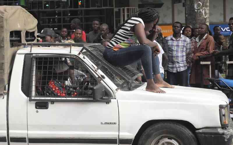 Selling on backstreet lanes impossible, defiant hawkers tell Sakaja