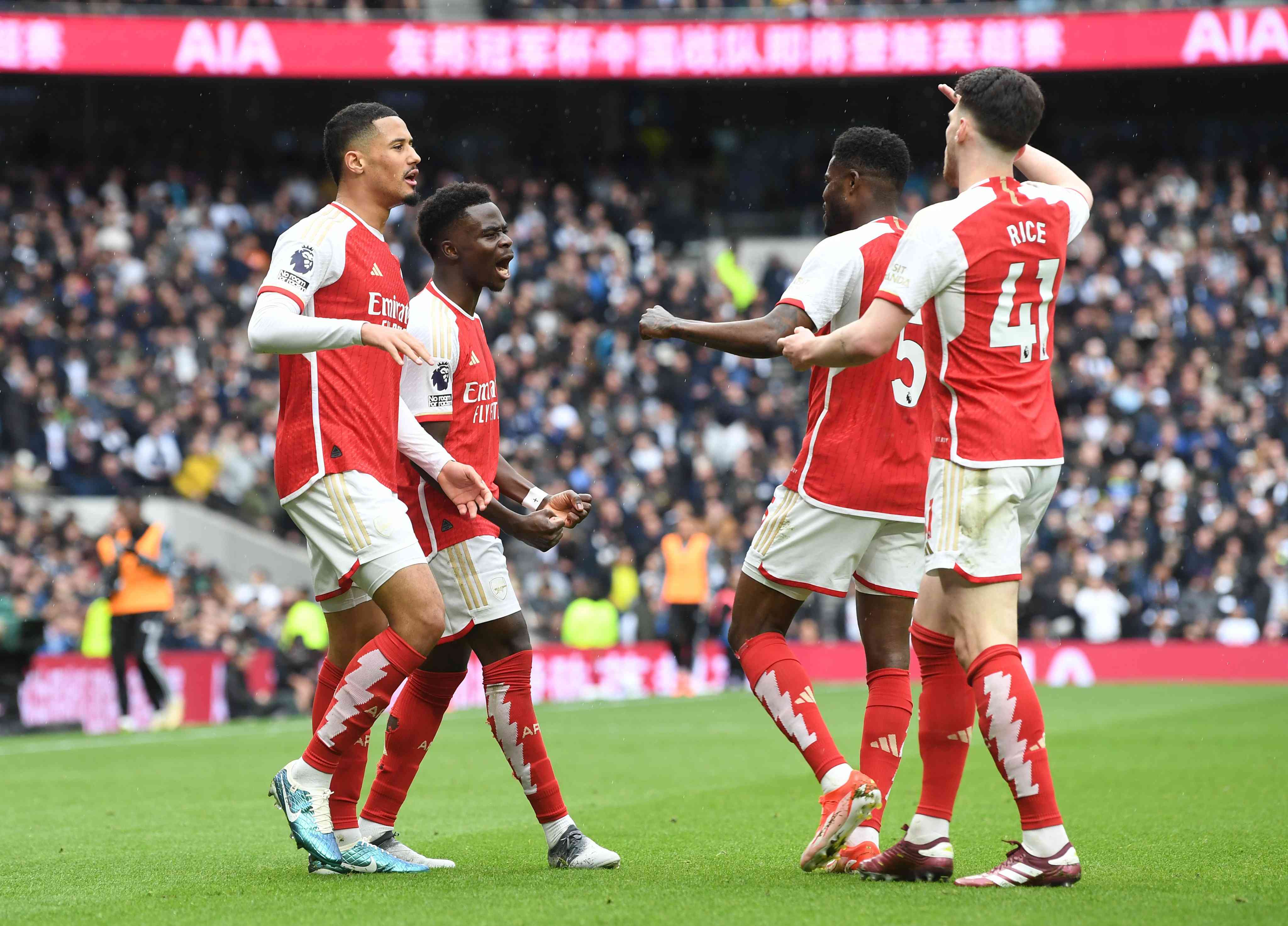 Arteta urges Arsenal to seize the moment in Premier League title race