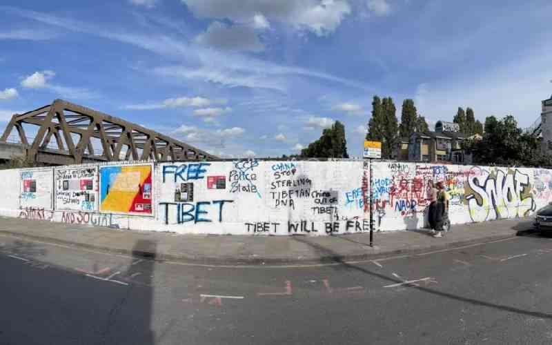 Chinese political slogans in London's graffiti area sparks controversy, counterprotest