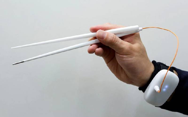 Researchers develop electric chopsticks to enhance salty taste