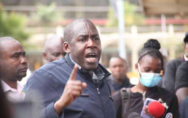 Aviation workers back at work after Kawu, government sign deal