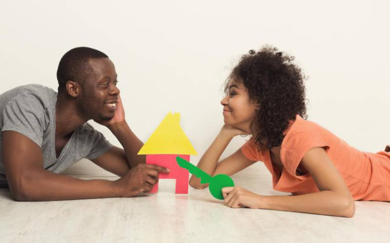 A smart woman's legal checklist before moving in with him