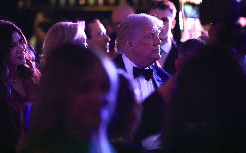 Israel's Netanyahu among partygoers at Trump's New Year's Eve fete